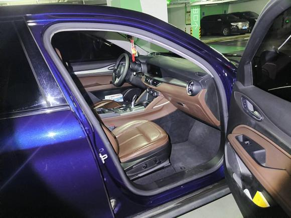 [上海·沪A] 二手阿尔法·罗密欧Stelvio斯坦维2017款 2.0T 200HP 精英版