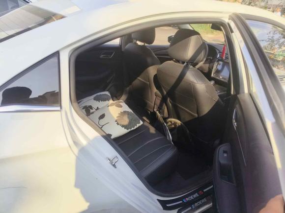 [上海·鄂A] 二手荣威荣威i52020款 1.5L 自动4G互联领豪旗舰版