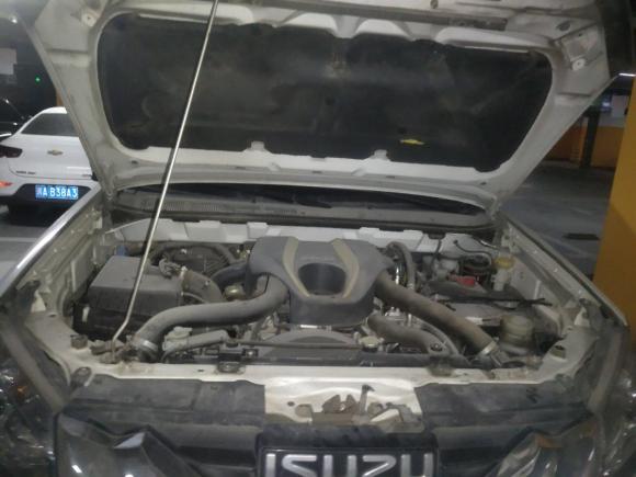 [成都·川A] 二手五十铃五十铃mu-X2017款 2.5T 两驱自动尊享型 7座