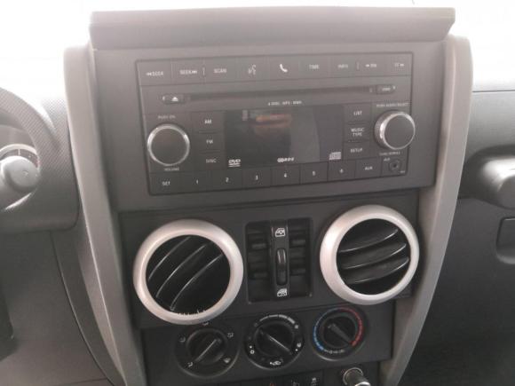 [青岛·鲁B] 二手Jeep牧马人2010款 3.8L Sahara 四门版