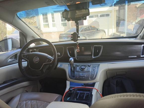 [北京·京A] 二手别克别克GL82011款 3.0L GT豪华商务豪雅版