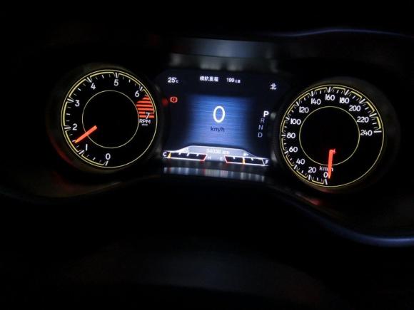 [上海·沪A] 二手Jeep自由光2017款 2.4L 领先智能版