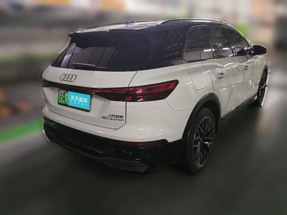 [上海·沪A] 二手奥迪奥迪Q5 e-tron2022款 40 e-tron 星耀型 机甲套装