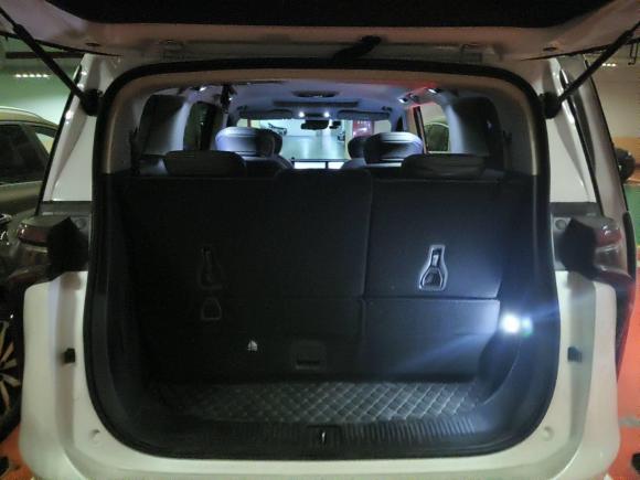 [上海·沪A] 二手上汽大通MAXUS大家92022款 长续航 草原七座版