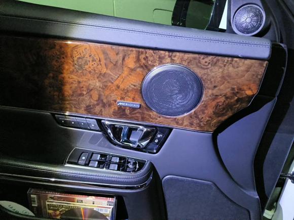 [上海·沪D] 二手捷豹捷豹XJ2015款  XJL 3.0 SC 两驱全景商务版