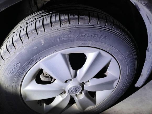 [南京·苏A] 二手日产骊威2010款 劲锐版 1.6L 手动标准型