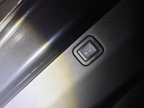 [上海·沪B] 二手别克昂科旗2020款 28T 四驱尊贵型