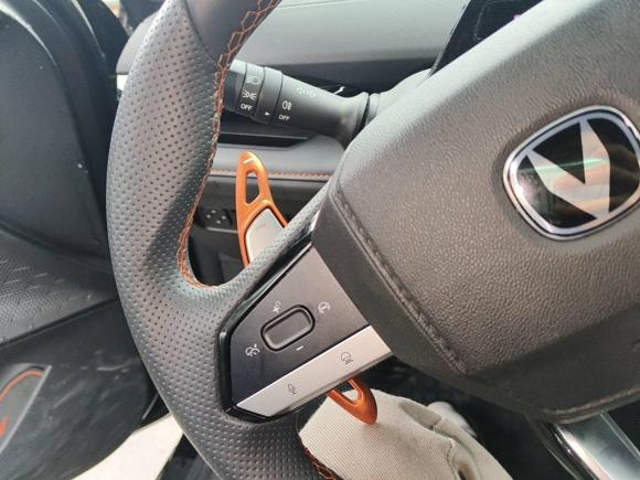 [义乌·浙G] 二手长安长安UNI-V2022款 1.5T 尊贵型