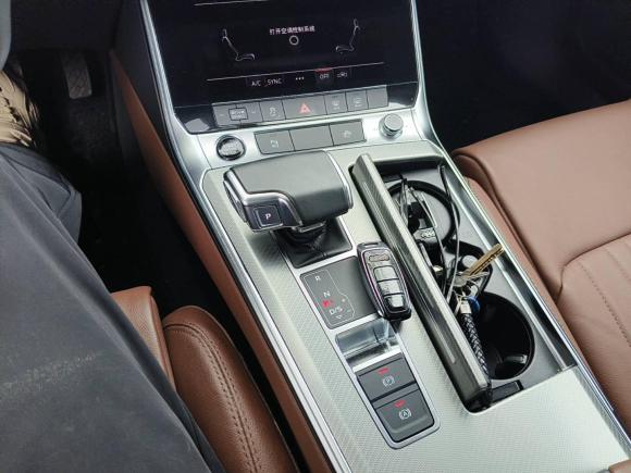 [苏州·苏U] 二手奥迪奥迪A6L2022款 40 TFSI 豪华致雅型