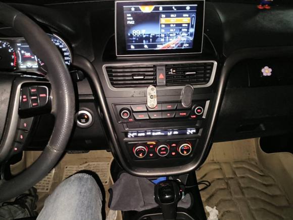 [南京·苏A] 二手奔腾奔腾X802017款 1.8T 自动豪华型