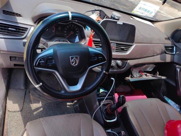 [义乌·浙G] 二手宝骏宝骏310W2017款 1.5L 手动时尚型 国V