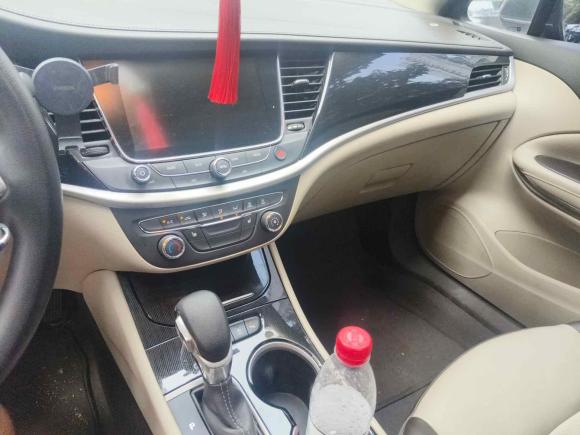 [青岛·鲁B] 二手别克威朗2015款 三厢 15S 自动领先型