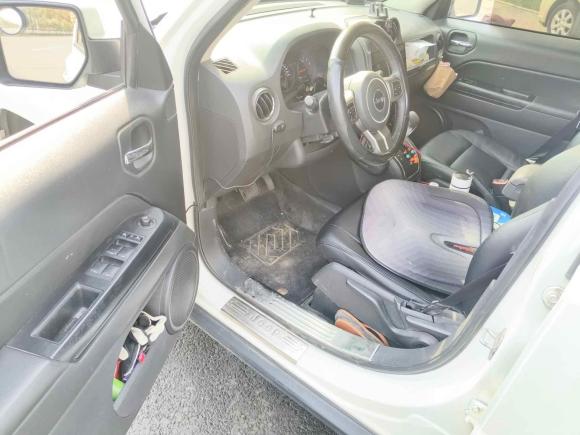 [济南·鲁A] 二手Jeep自由客2012款 2.4 运动版