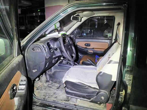 [青岛·鲁B] 二手江铃宝典2016款 2.8T新超值柴油两驱标货基本型JX493ZLQ4G