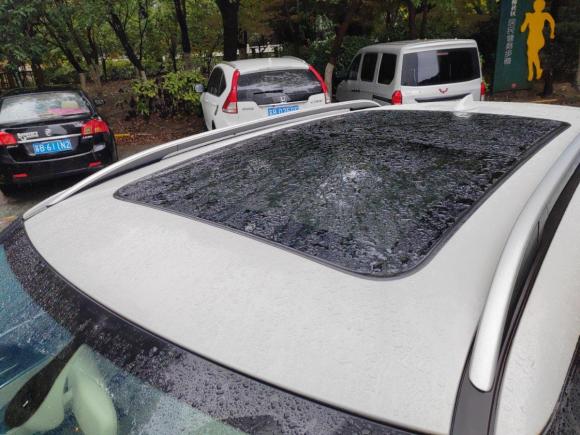 [无锡·苏B] 二手众泰众泰T7002017款 1.8T 双离合尊享型