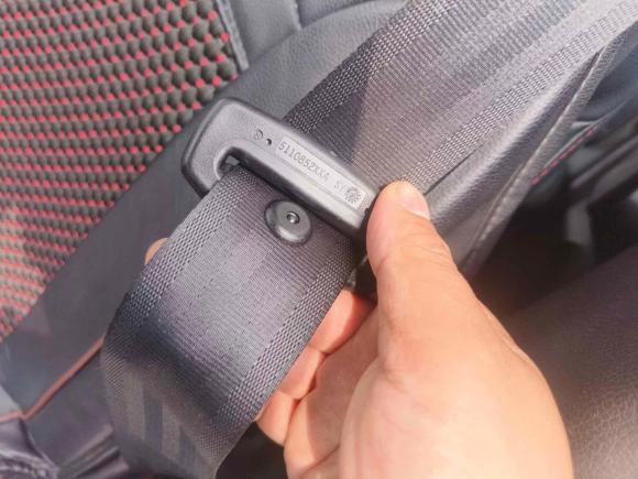 [青岛·鲁B] 二手哈弗哈弗H62017款 红标 运动版 1.5T 自动两驱豪华型