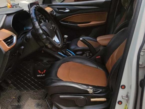 [成都·川A] 二手五菱汽车五菱宏光S32018款 1.5L 手动豪华型 国V