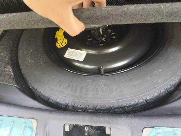 [西安·陕U] 二手路虎揽胜极光2012款 2.0T 5门耀动版