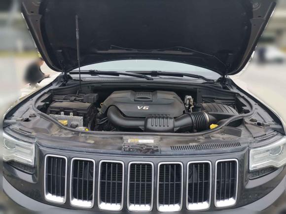 [广州·粤L] 二手Jeep大切诺基2016款 3.0L 精英导航版