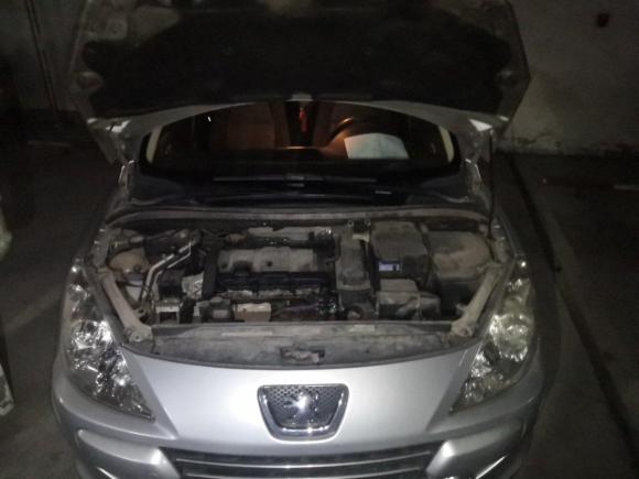 [无锡·苏B] 二手标致标致3072010款 两厢 1.6L 自动舒适版