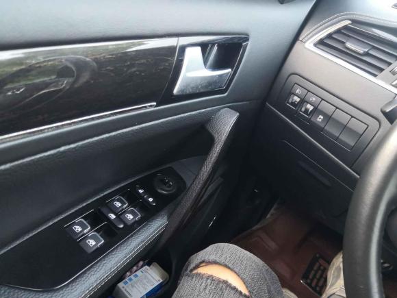 [成都·川A] 二手众泰众泰T6002015款 2.0T DCT豪华型