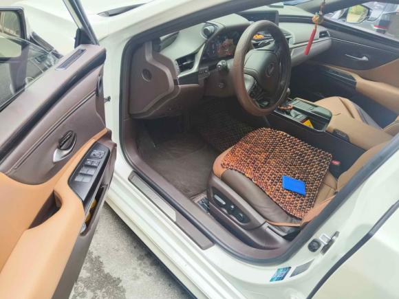 [济南·鲁A] 二手雷克萨斯雷克萨斯ES2020款 260 卓越版