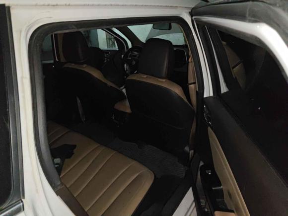 [广州·粤A] 二手宝骏宝骏310W2017款 1.5L 手动时尚型 国V