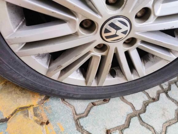 [无锡·苏B] 二手大众迈特威2012款 2.0TSI 两驱豪华版