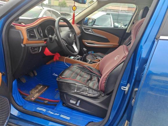 [武汉·鄂A] 二手众泰众泰T3002017款 1.5L 手动尊享型