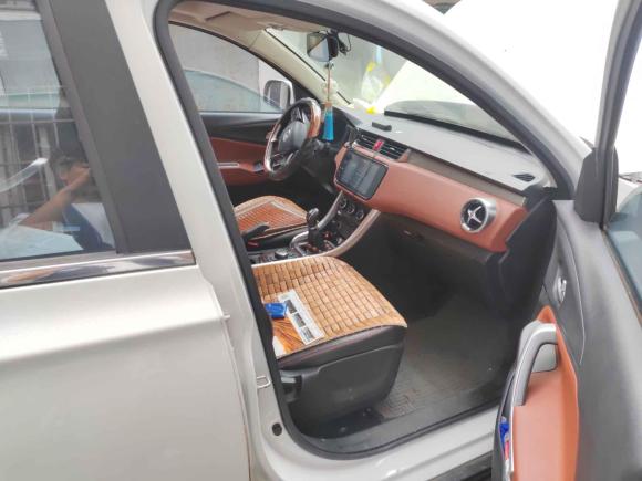 [上海·沪C] 二手北汽幻速北汽幻速S32016款 S3L 1.5L 手动尊享型