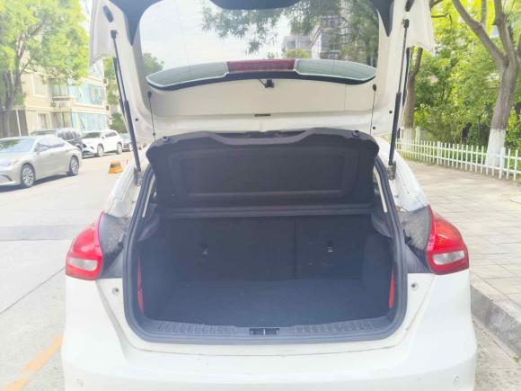 [北京·鄂A] 二手福特福克斯2018款 两厢经典 EcoBoost 180 自动精英型