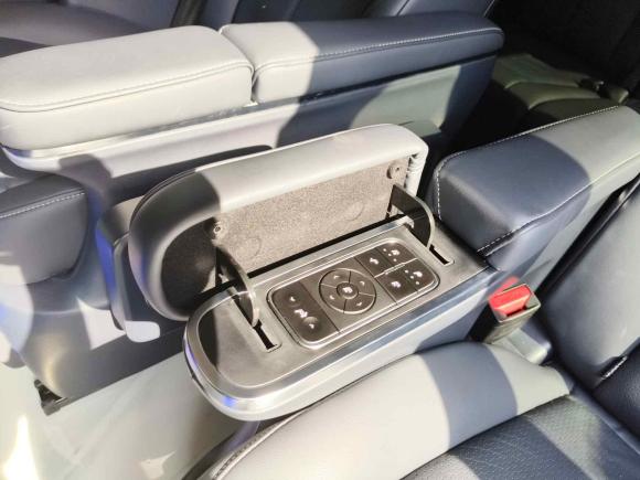 [西安·陕A] 二手广汽传祺传祺M82021款 大师系列 390T 尊贵版