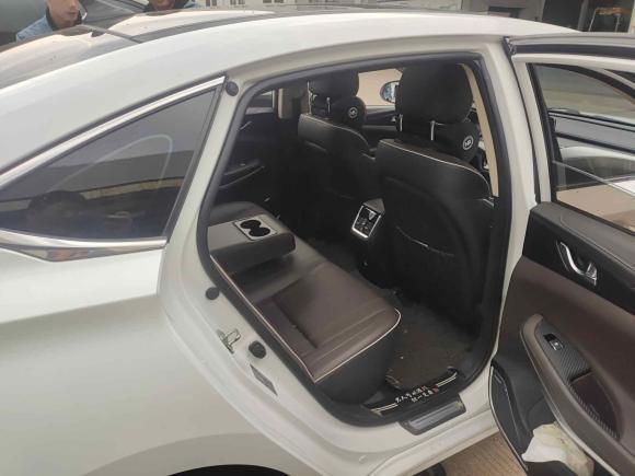 [上海·沪C] 二手长安睿骋CC2018款 1.5T 自动豪雅型光芒版 国V