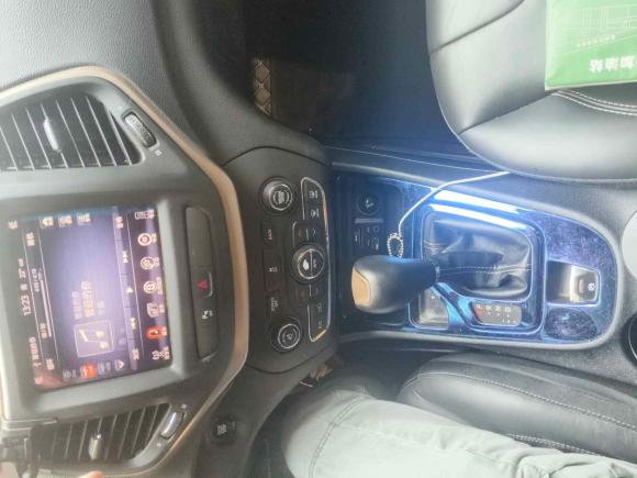 [武汉·鄂A] 二手Jeep自由光2016款 2.0L 优越版