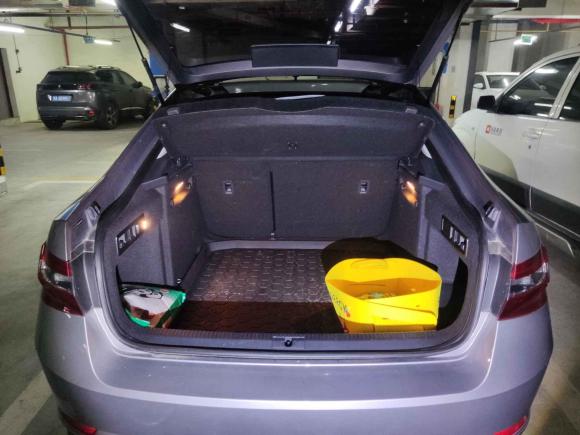 [武汉·鄂A] 二手斯柯达速派2016款 TSI330 DSG智行版