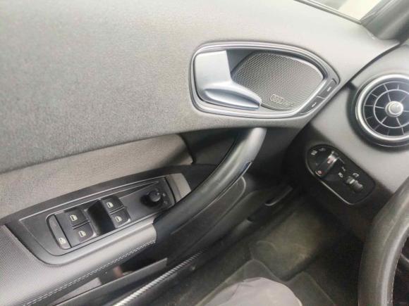 [上海·沪C] 二手奥迪奥迪A12014款 30 TFSI Sportback舒适型