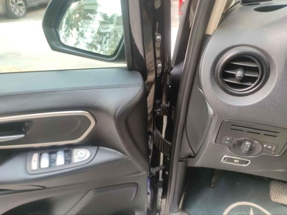 [深圳·粤B] 二手奔驰威霆2018款 2.0T 精英版 7座 国VI