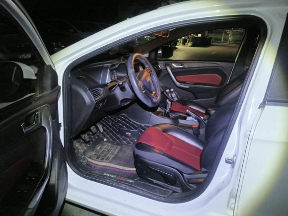 [上海·皖B] 二手奇瑞艾瑞泽52017款 1.5L 手动时尚版