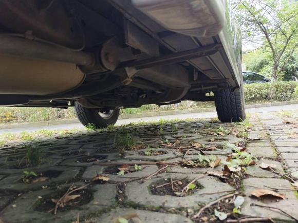 [湖州·浙E] 二手陆风陆风X82015款 探索版 2.0T 柴油4X2豪华型