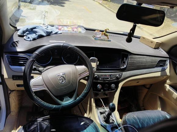 [武汉·鄂K] 二手宝骏宝骏7302016款 1.5T 手动舒适型 7座