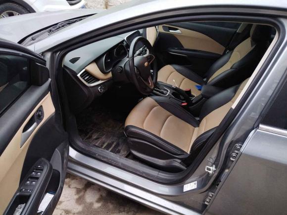 [芜湖·皖A] 二手雪佛兰科鲁泽2022款 320 自动悦享天窗版