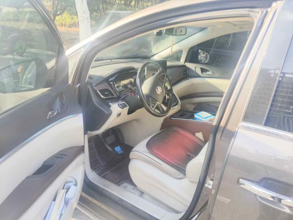 [青岛·鲁U] 二手别克别克GL82022款 陆上公务舱 652T 豪华型