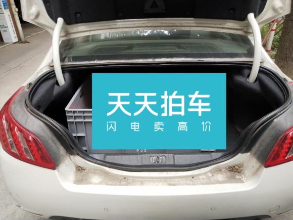 [佛山·粤E] 二手标致标致5082011款 2.3L 自动旗舰版