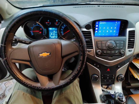 [上海·苏H] 二手雪佛兰科鲁兹2015款 1.5L 经典 SL MT