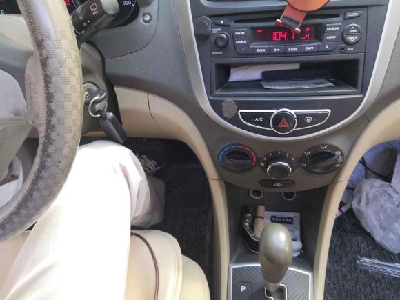 [温州·浙C] 二手现代瑞纳2011款 两厢 1.4L 自动时尚型GT