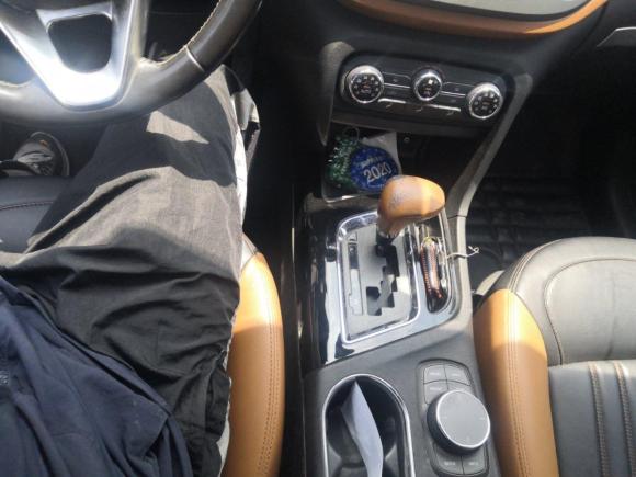 [上海·浙A] 二手东南东南DX72015款 1.5T 自动尊贵型