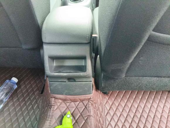 [南京·苏A] 二手标致标致4082013款 2.0L 手动舒适版