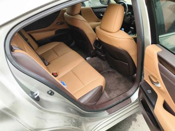 [济南·鲁A] 二手雷克萨斯雷克萨斯ES2020款 200 豪华版