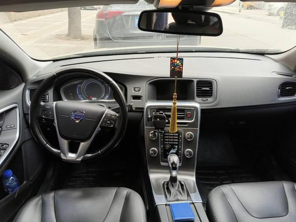 [西安·浙A] 二手沃尔沃沃尔沃V602015款 T5 智逸版