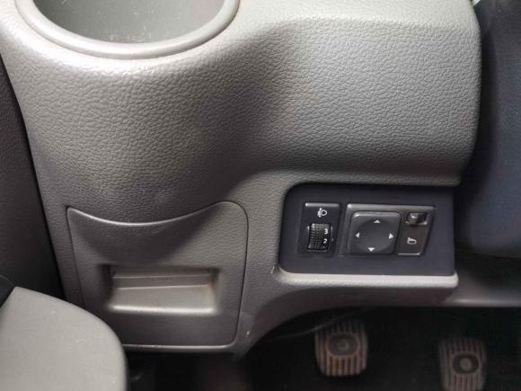 [深圳·粤S] 二手日产日产NV2002010款 1.6L 豪华型